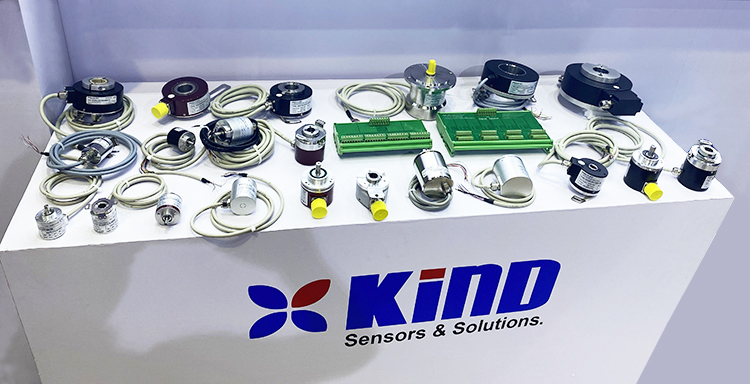 編碼器展區(qū)一角，從最小的22mm 到165mm外徑可選